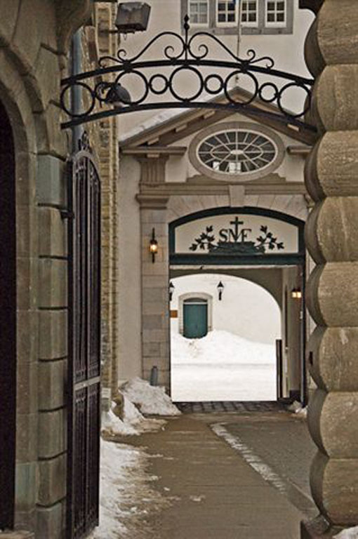 Quebec doorways